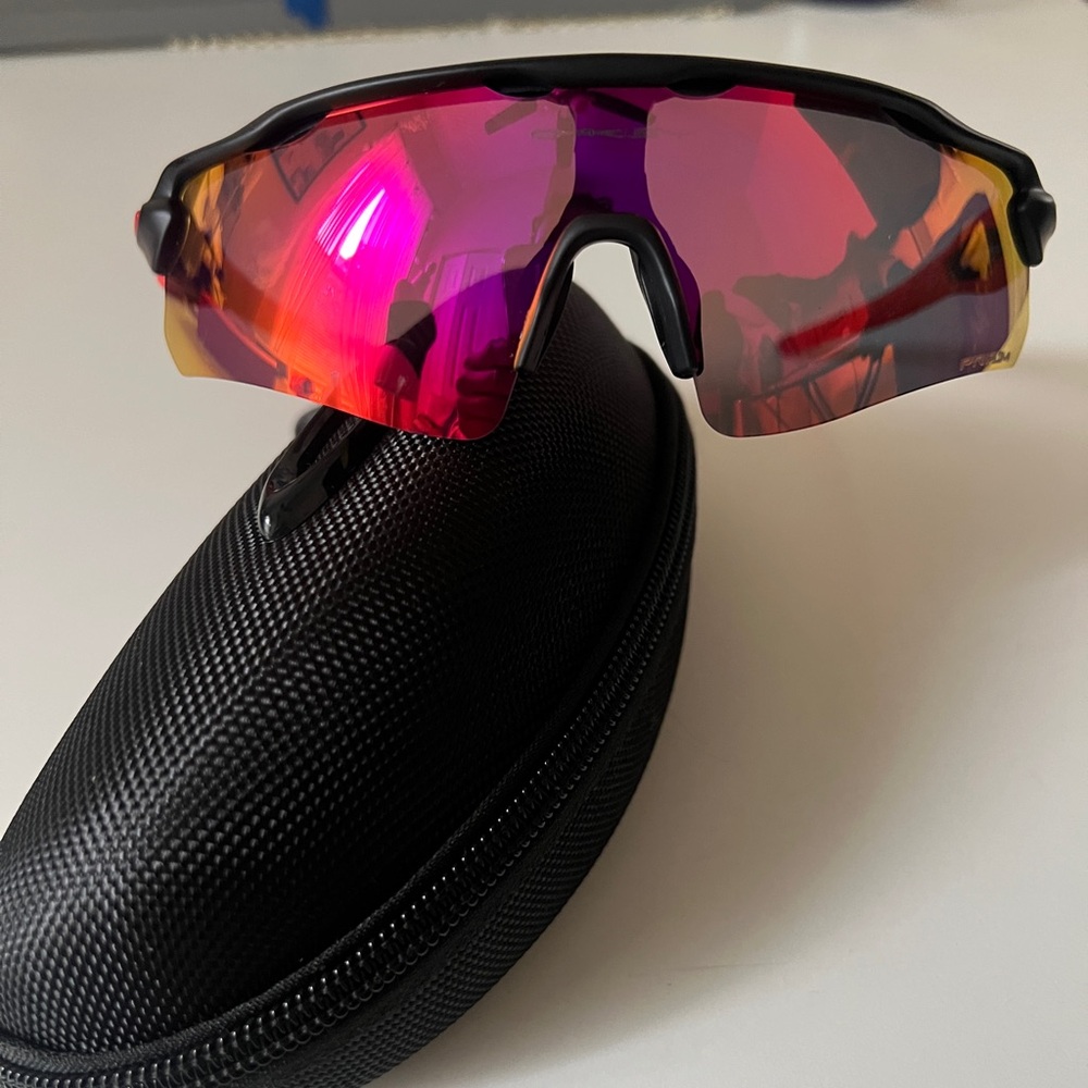 Oakley Performance Sport Sunglasses - Pink shield Lens - Picture 3 of 7